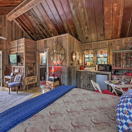 Snuggle Inn Wimberley Cabin With Fire Pit And Deck ภายนอก รูปภาพ