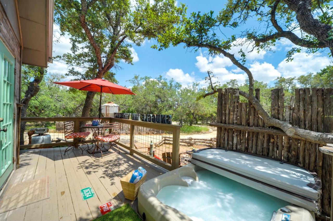 Snuggle Inn Wimberley Cabin With Fire Pit And Deck ภายนอก รูปภาพ