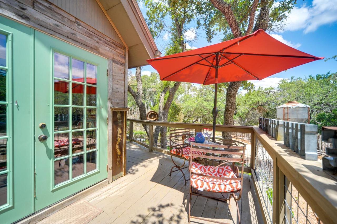Snuggle Inn Wimberley Cabin With Fire Pit And Deck ภายนอก รูปภาพ