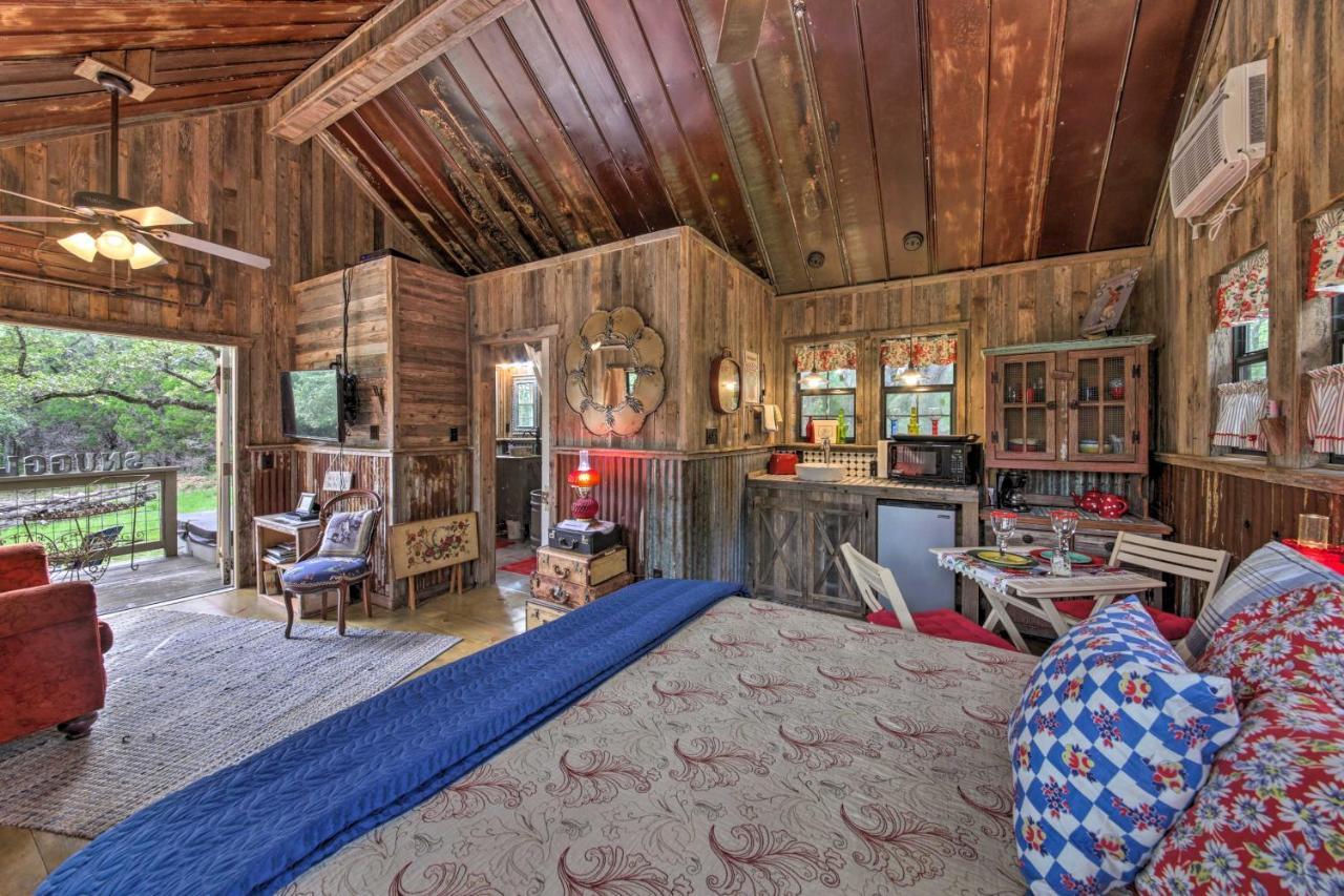 Snuggle Inn Wimberley Cabin With Fire Pit And Deck ภายนอก รูปภาพ