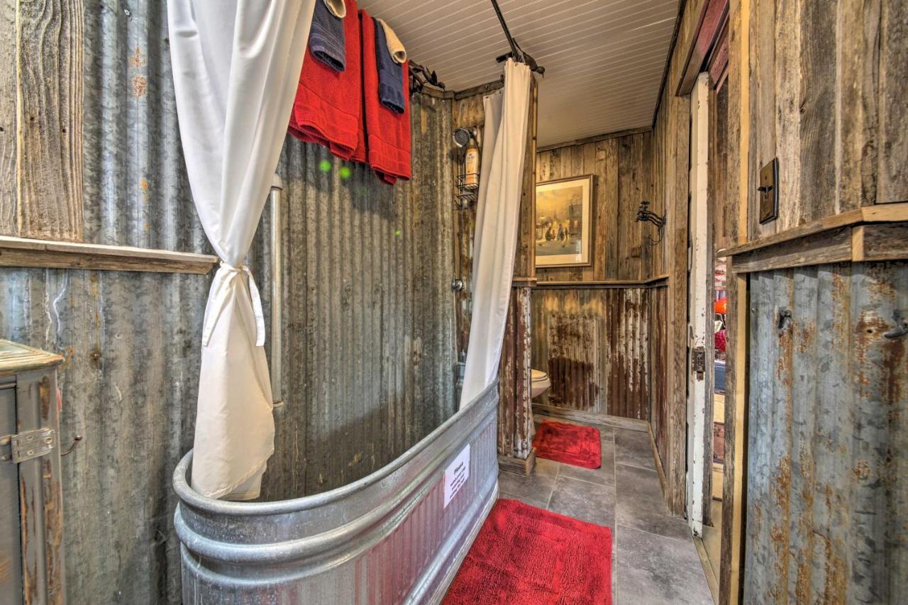 Snuggle Inn Wimberley Cabin With Fire Pit And Deck ภายนอก รูปภาพ